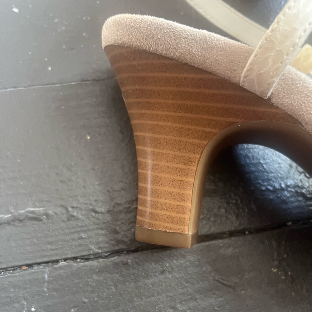 AEROSOLES Beige Strappy Mid-Heel Sandals - Picture 3 of 8